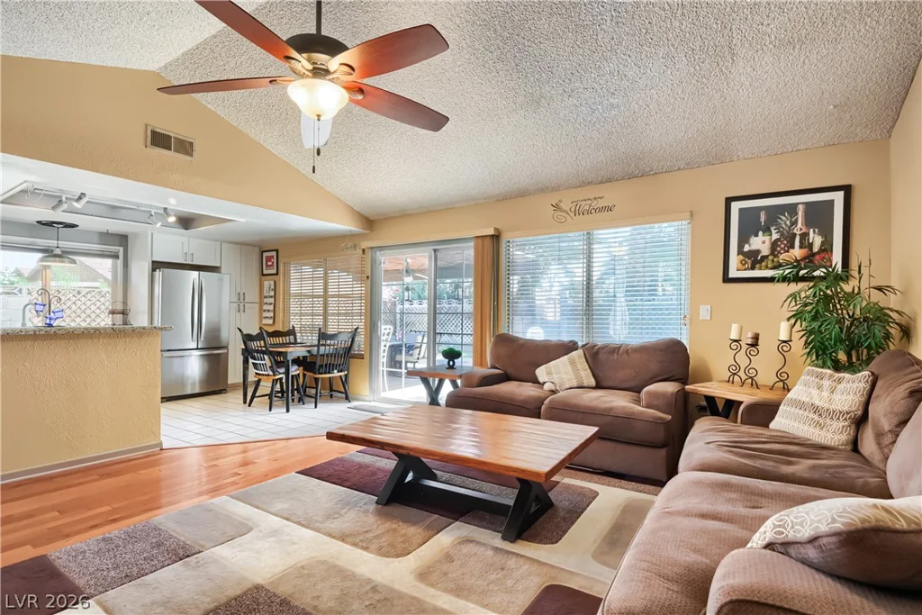 3879 Valley Meadow, Las Vegas, NV 89120