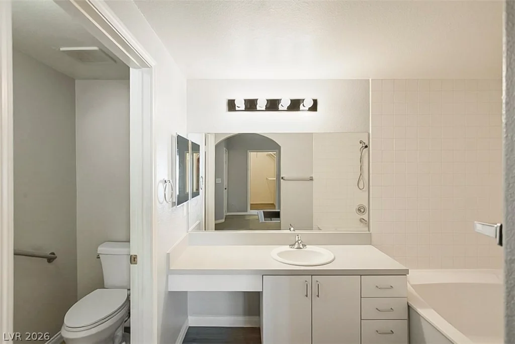 8400 White Eagle, Las Vegas, NV 89145