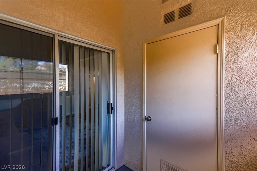 8400 White Eagle, Las Vegas, NV 89145