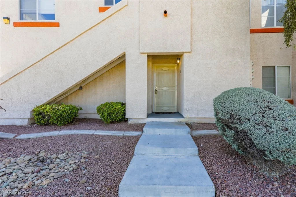8400 White Eagle, Las Vegas, NV 89145