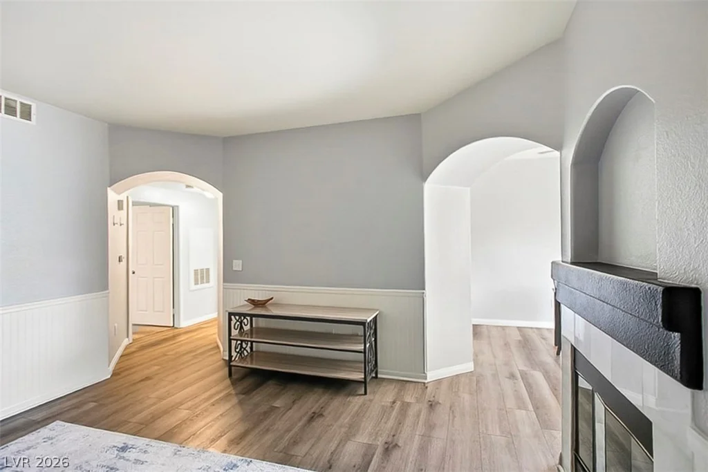 8400 White Eagle, Las Vegas, NV 89145