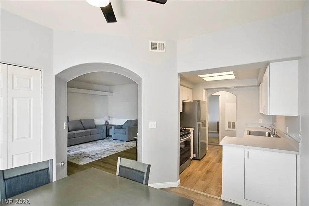 8400 White Eagle, Las Vegas, NV 89145
