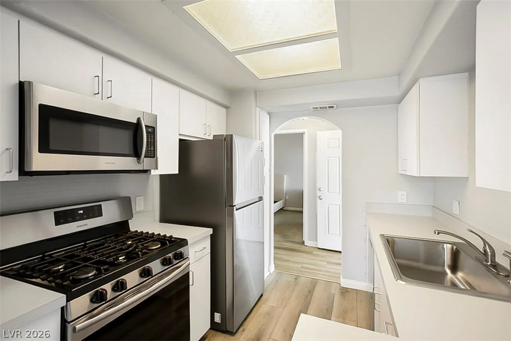 8400 White Eagle, Las Vegas, NV 89145
