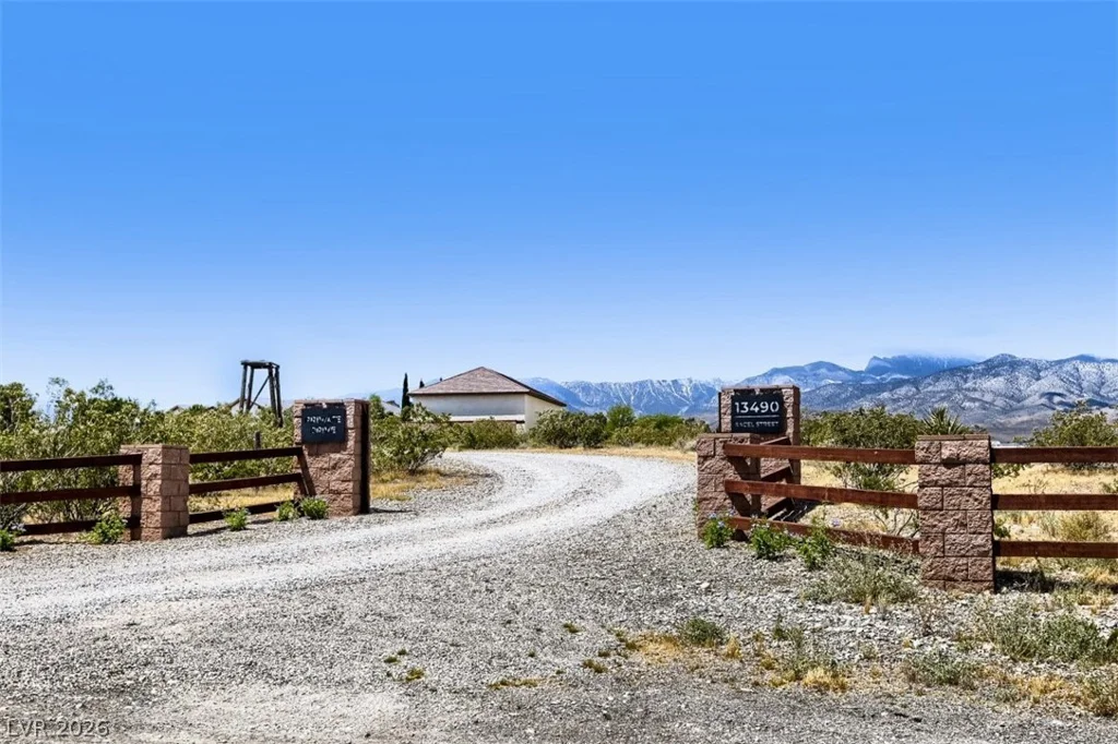 13490 Racel, Las Vegas, NV 89166