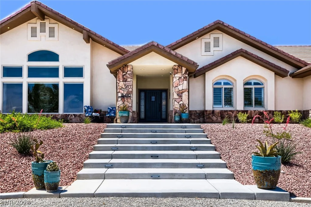 13490 Racel, Las Vegas, NV 89166