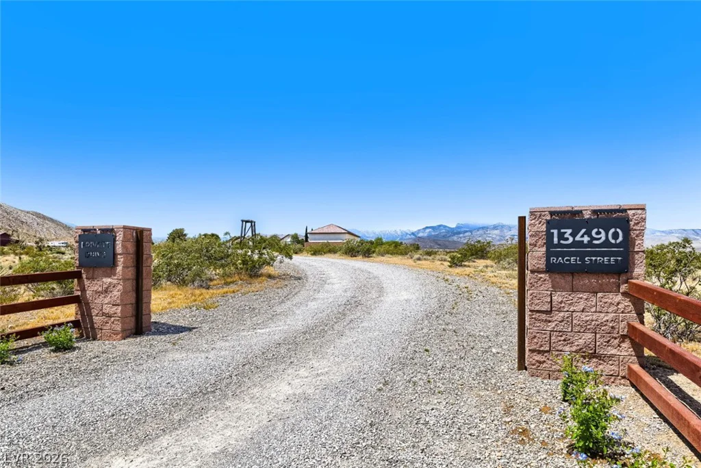 13490 Racel, Las Vegas, NV 89166