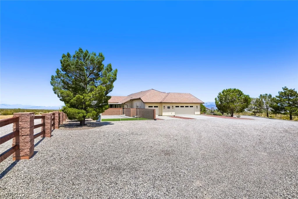 13490 Racel, Las Vegas, NV 89166