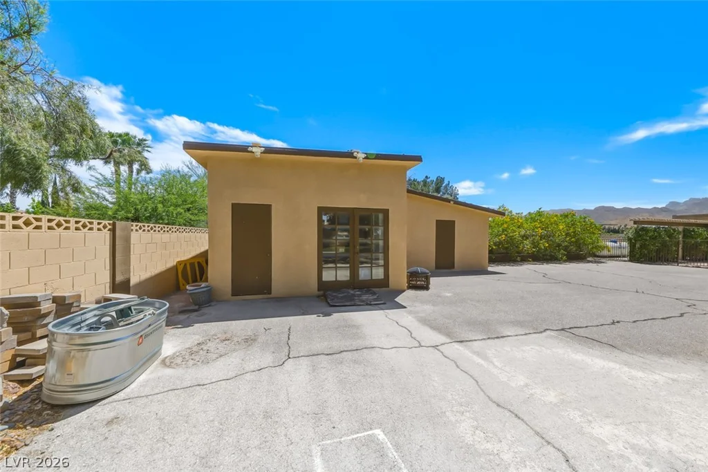 8645 Bright Angel, Las Vegas, NV 89149