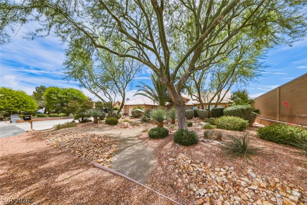8645 Bright Angel, Las Vegas, NV 89149