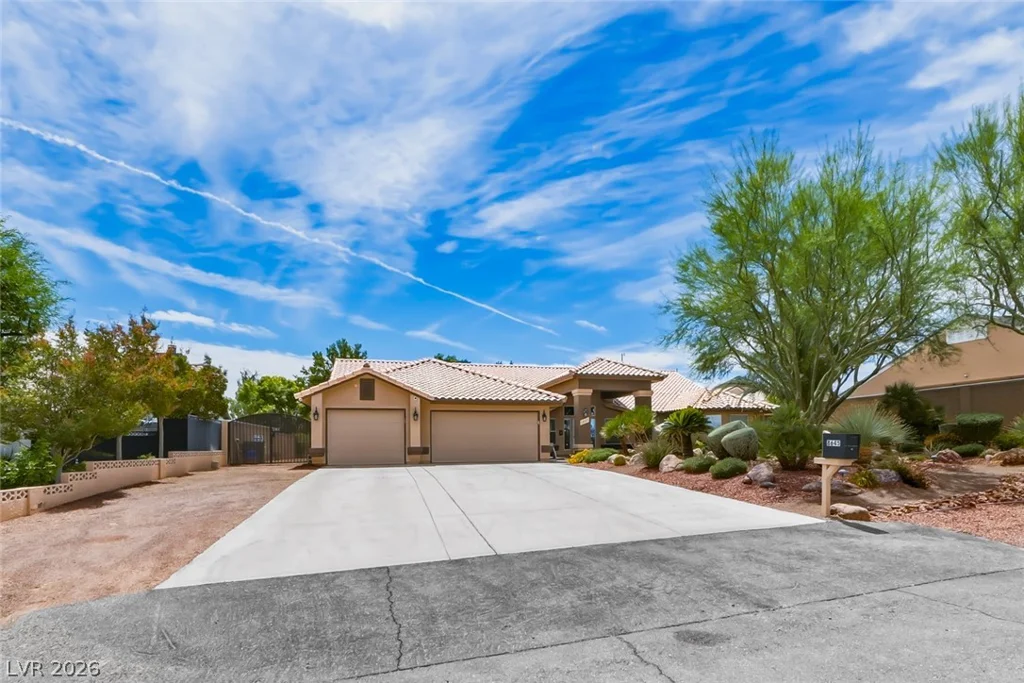 8645 Bright Angel, Las Vegas, NV 89149