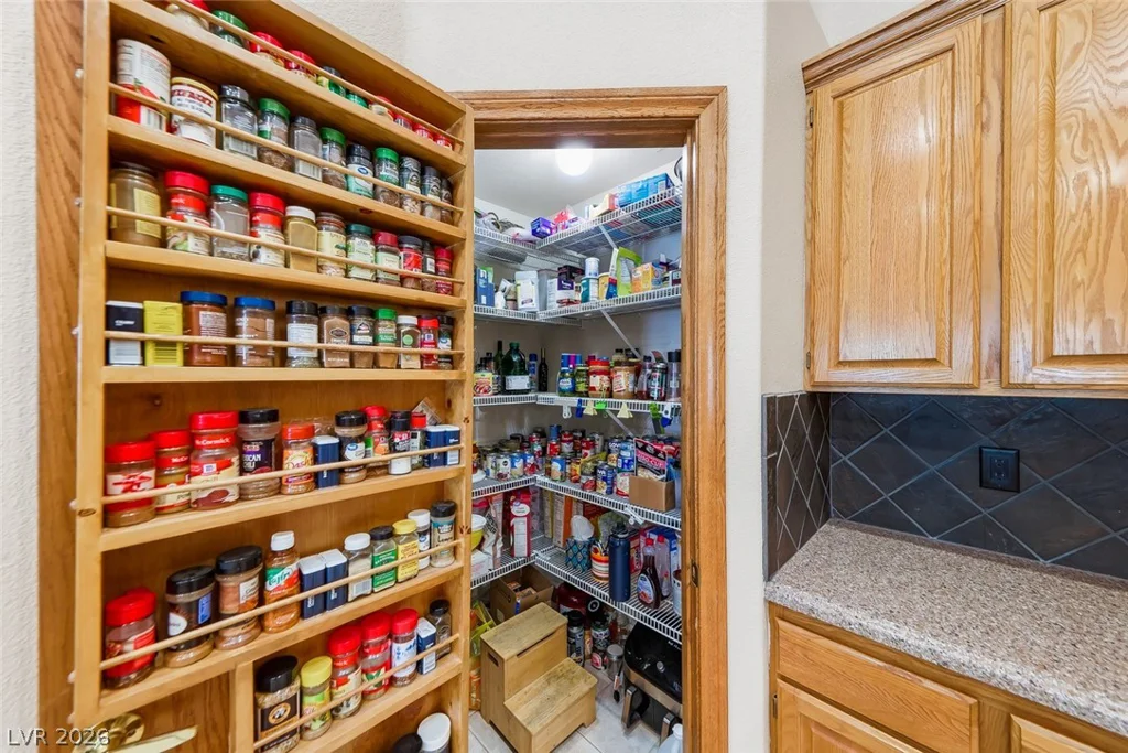 8645 Bright Angel, Las Vegas, NV 89149