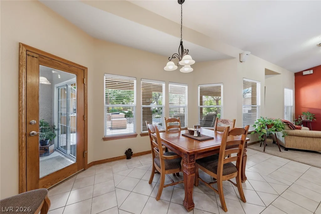 8645 Bright Angel, Las Vegas, NV 89149