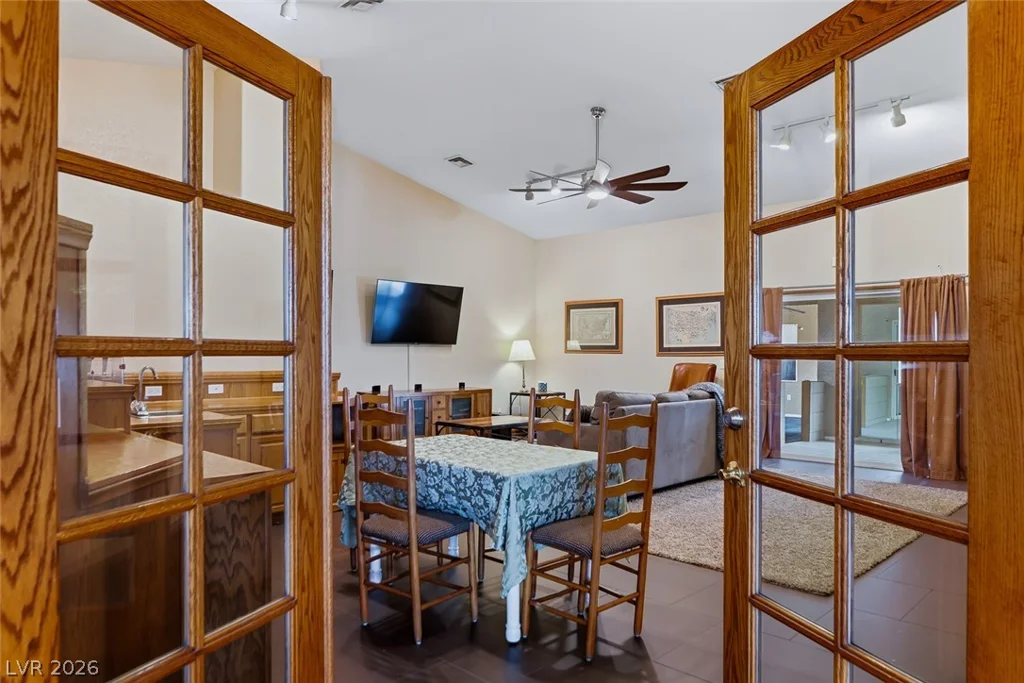 8645 Bright Angel, Las Vegas, NV 89149
