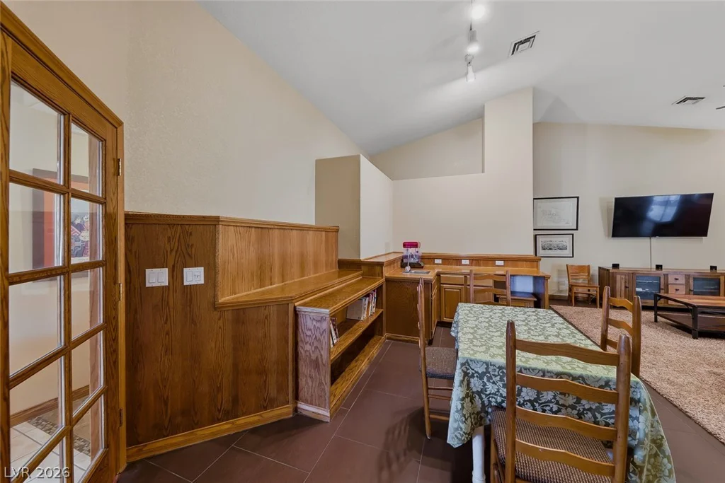 8645 Bright Angel, Las Vegas, NV 89149