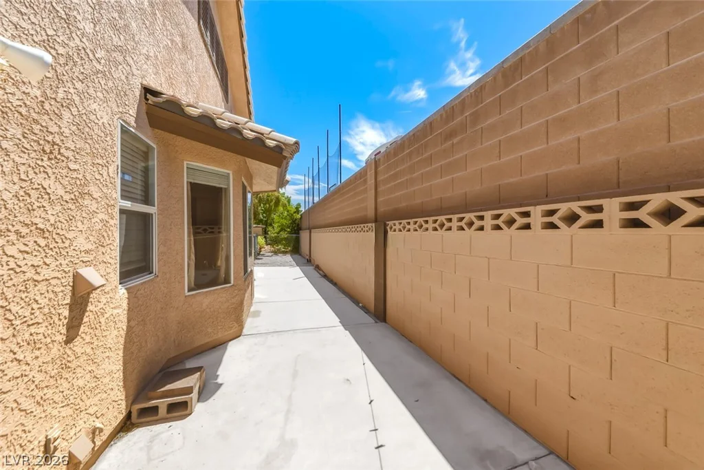 8645 Bright Angel, Las Vegas, NV 89149