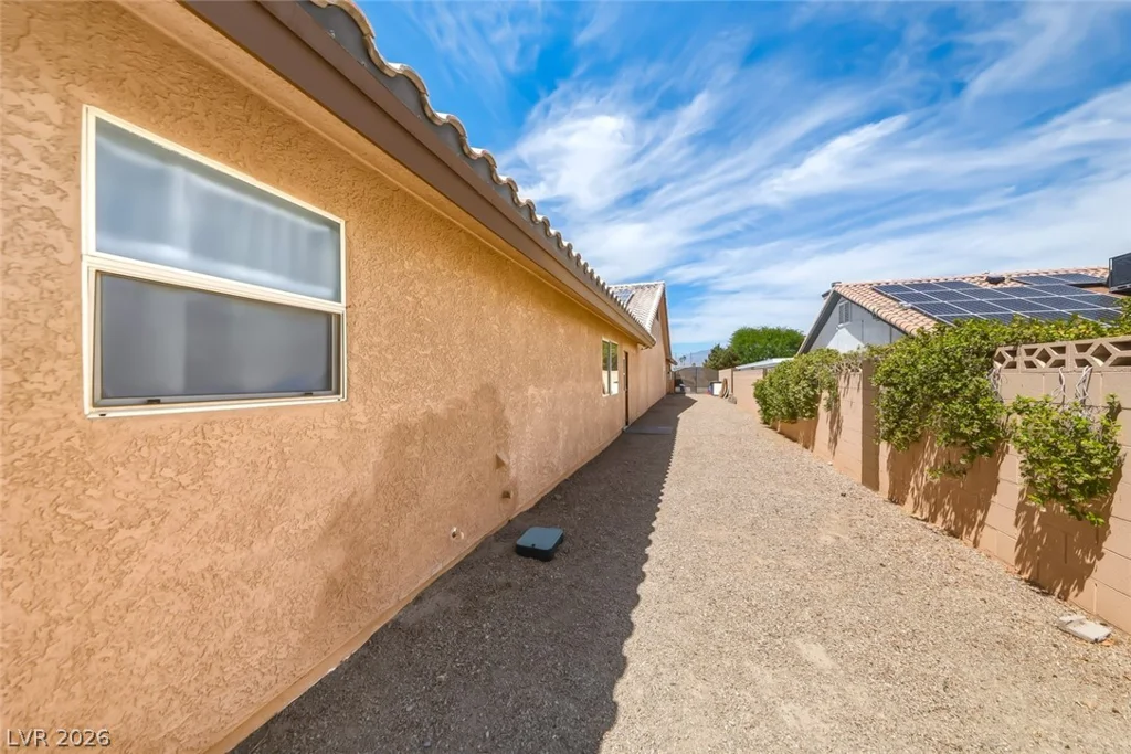 8645 Bright Angel, Las Vegas, NV 89149