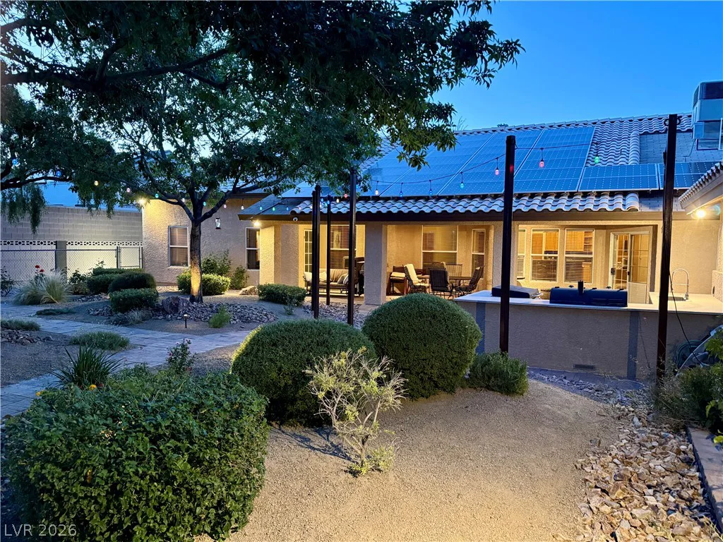 8645 Bright Angel, Las Vegas, NV 89149