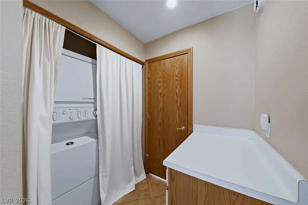 8645 Bright Angel, Las Vegas, NV 89149