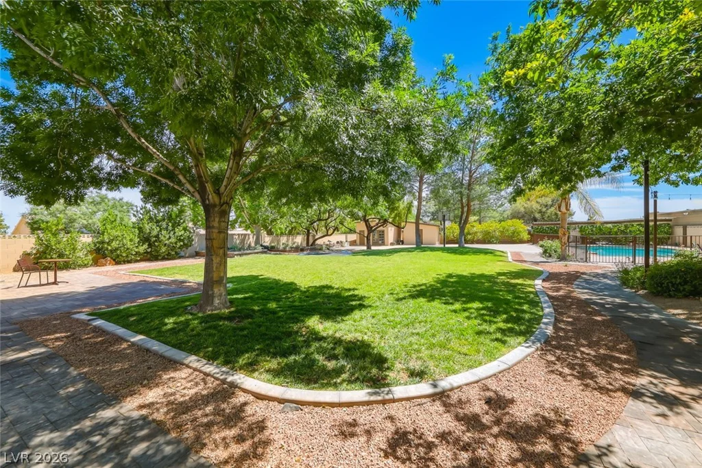8645 Bright Angel, Las Vegas, NV 89149