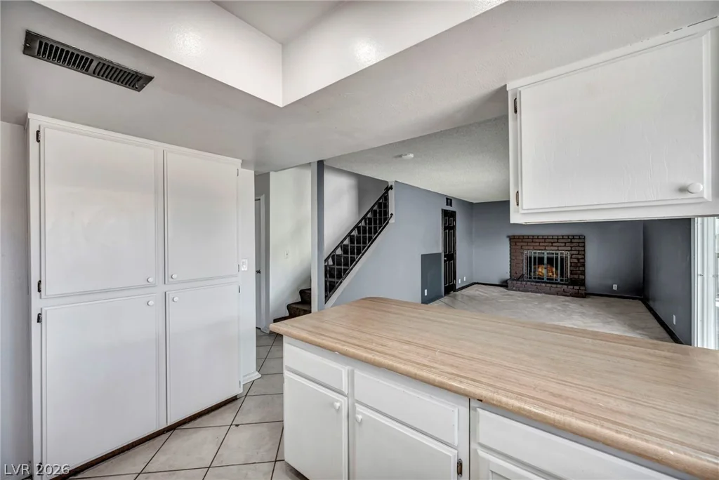 6196 Owens, Las Vegas, NV 89110