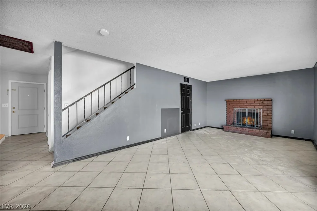 6196 Owens, Las Vegas, NV 89110