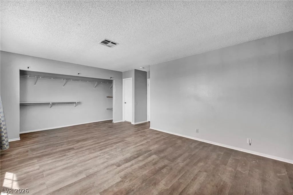 6196 Owens, Las Vegas, NV 89110