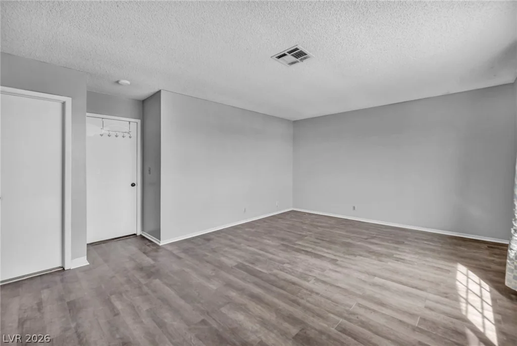 6196 Owens, Las Vegas, NV 89110