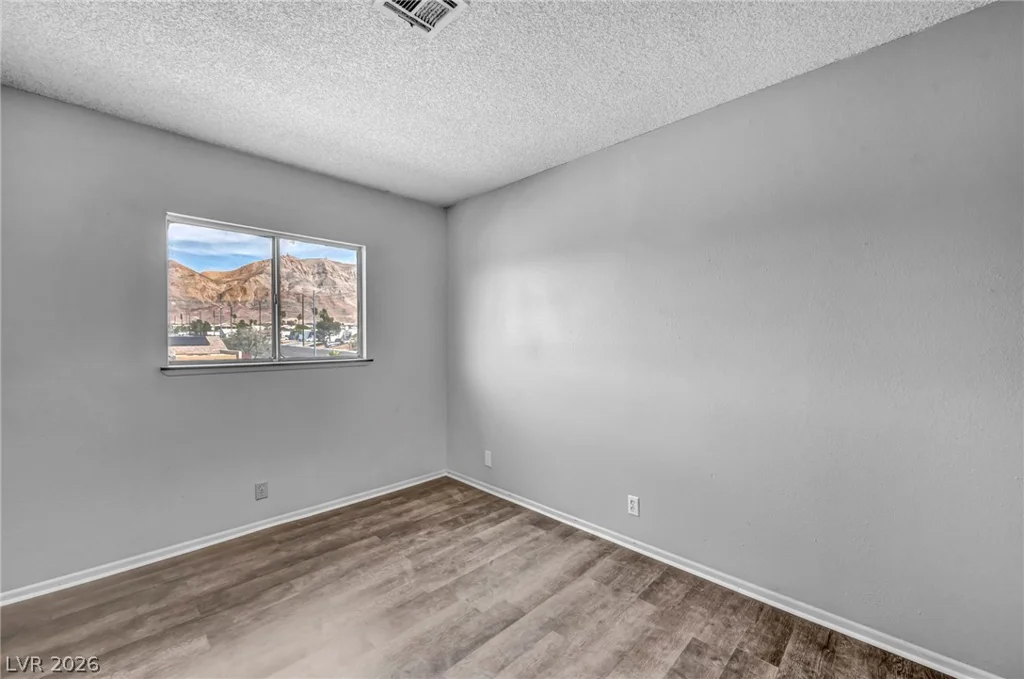 6196 Owens, Las Vegas, NV 89110
