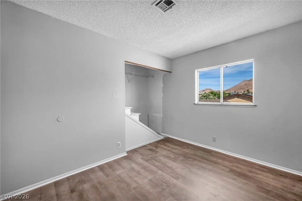 6196 Owens, Las Vegas, NV 89110