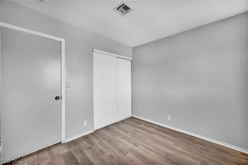 6196 Owens, Las Vegas, NV 89110