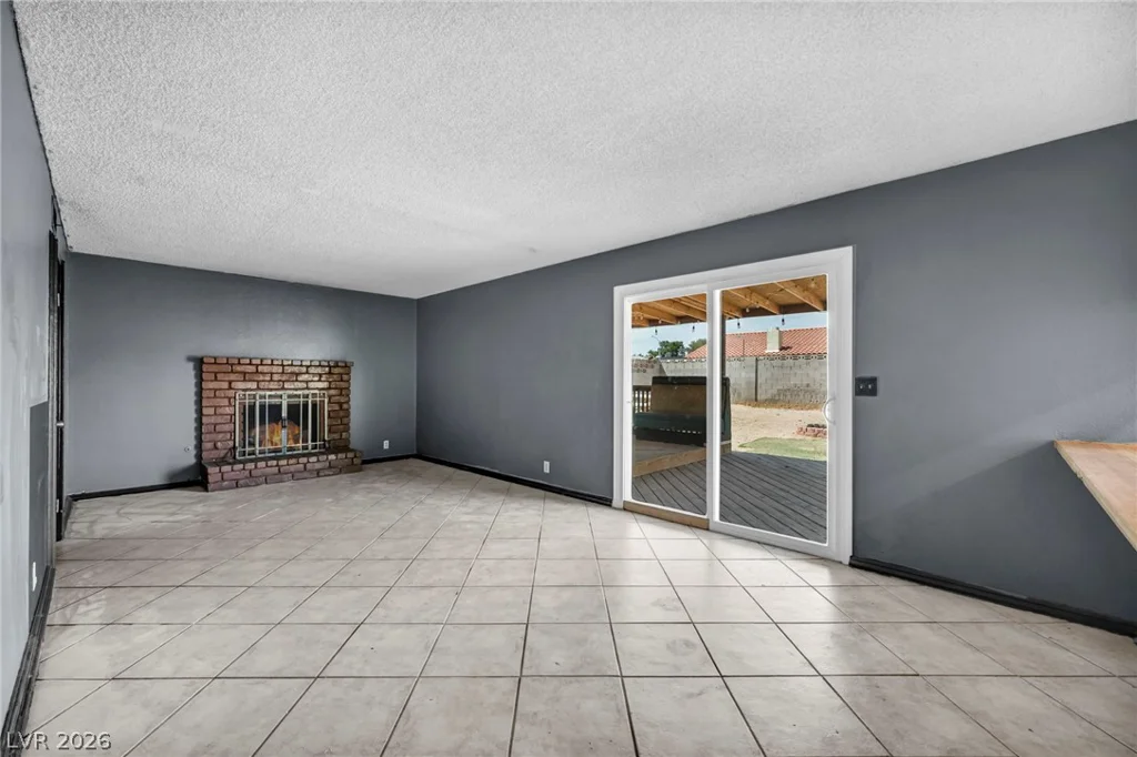 6196 Owens, Las Vegas, NV 89110