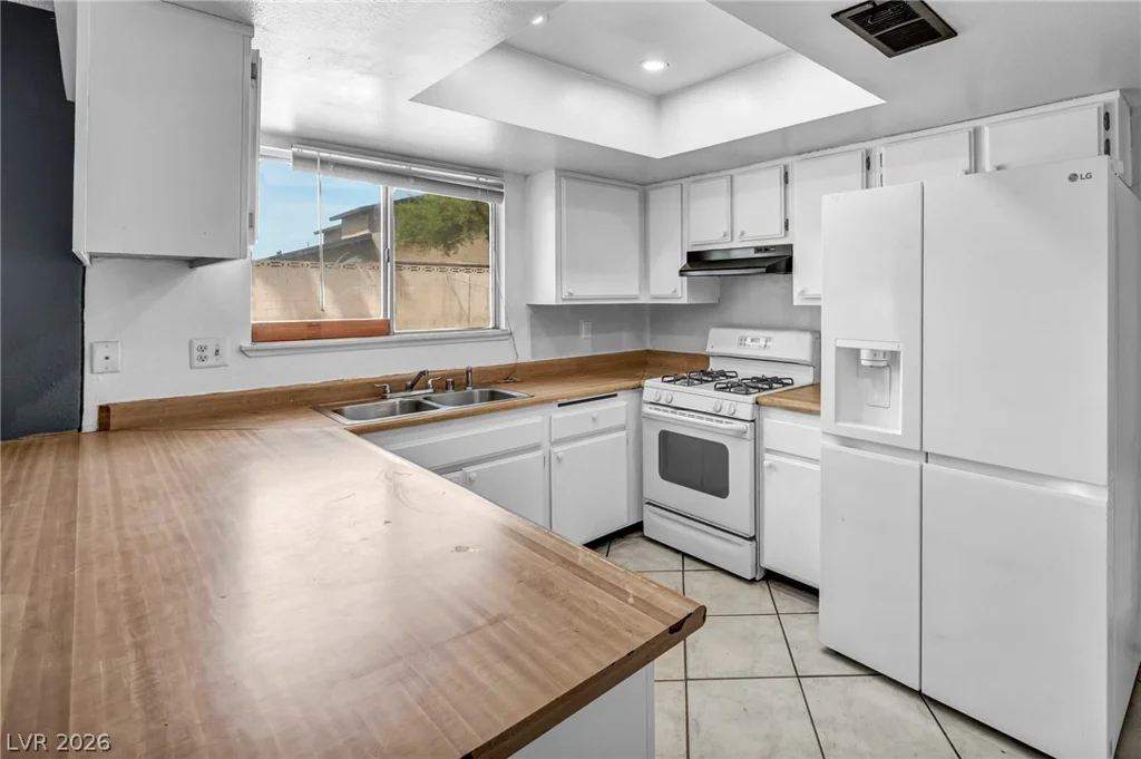 6196 Owens, Las Vegas, NV 89110