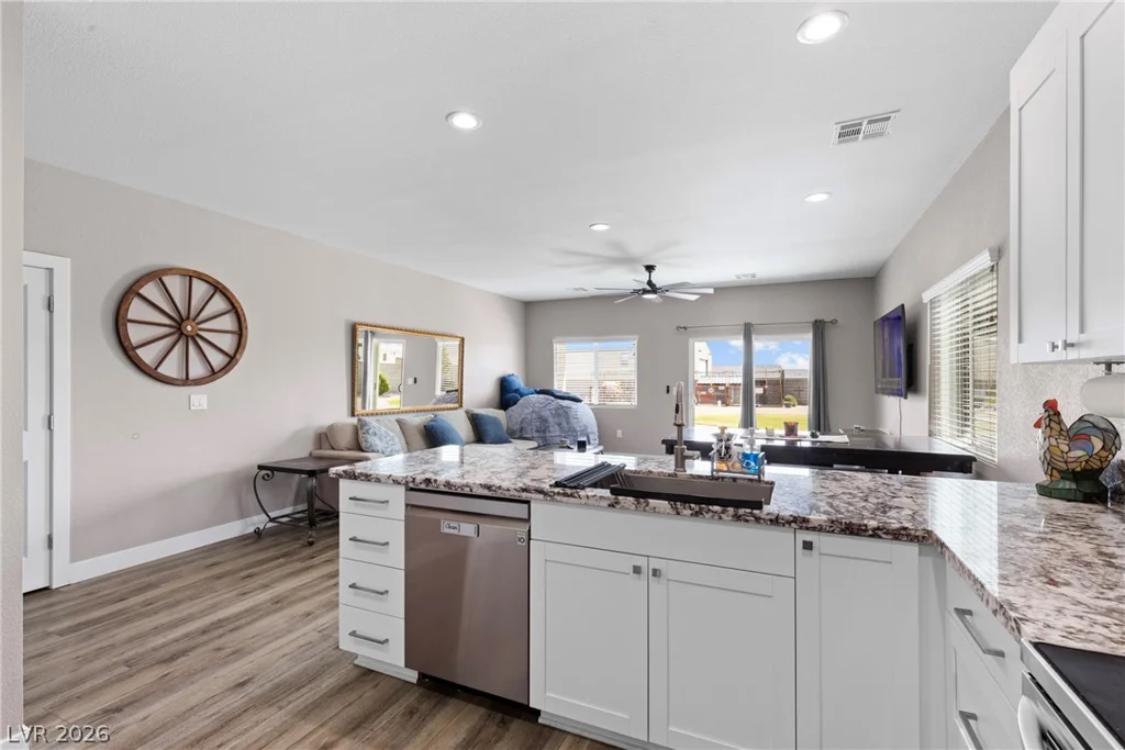 1583 Mazuma, Logandale, NV 89021