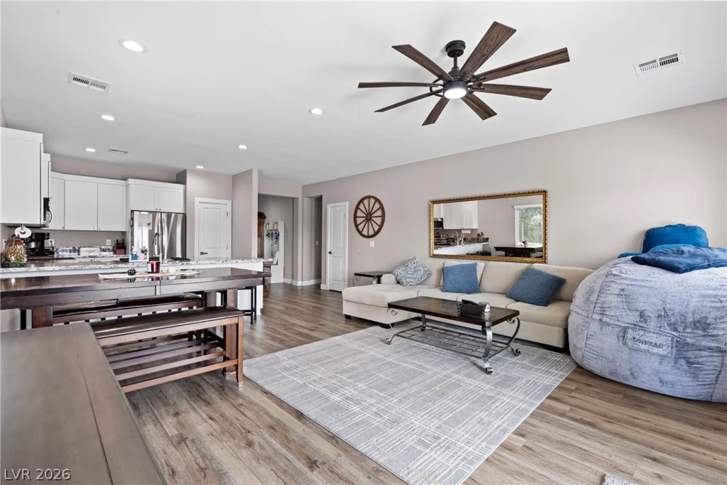 1583 Mazuma, Logandale, NV 89021