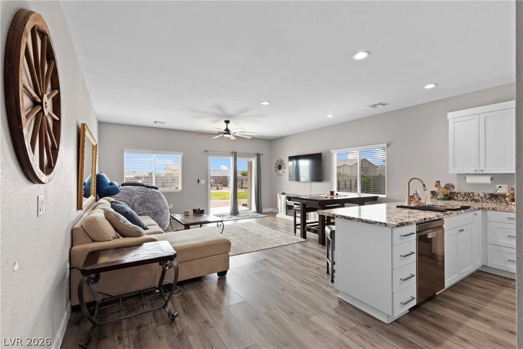 1583 Mazuma, Logandale, NV 89021