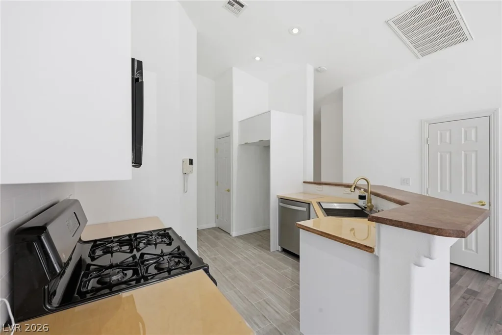 9116 Bushy Tail, Las Vegas, NV 89149