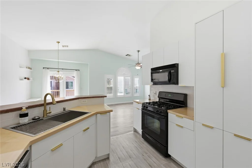 9116 Bushy Tail, Las Vegas, NV 89149