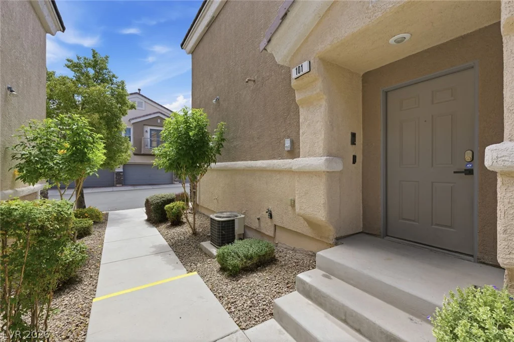9116 Bushy Tail, Las Vegas, NV 89149