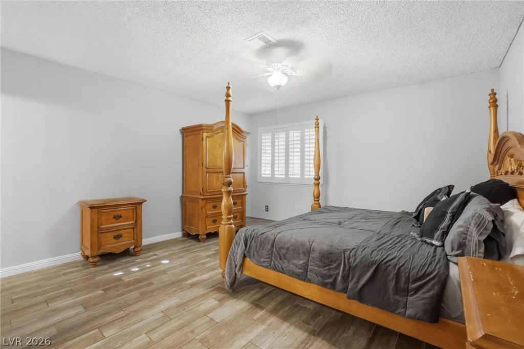 2395 Los Feliz, Las Vegas, NV 89156