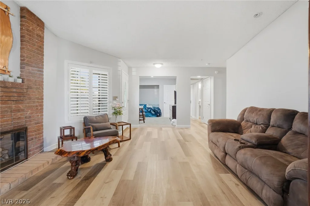 2395 Los Feliz, Las Vegas, NV 89156