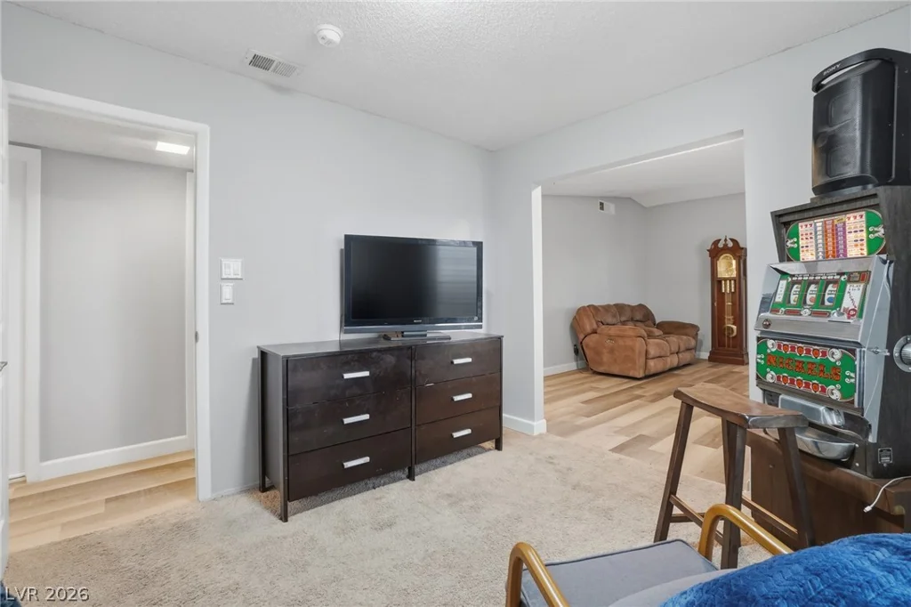 2395 Los Feliz, Las Vegas, NV 89156