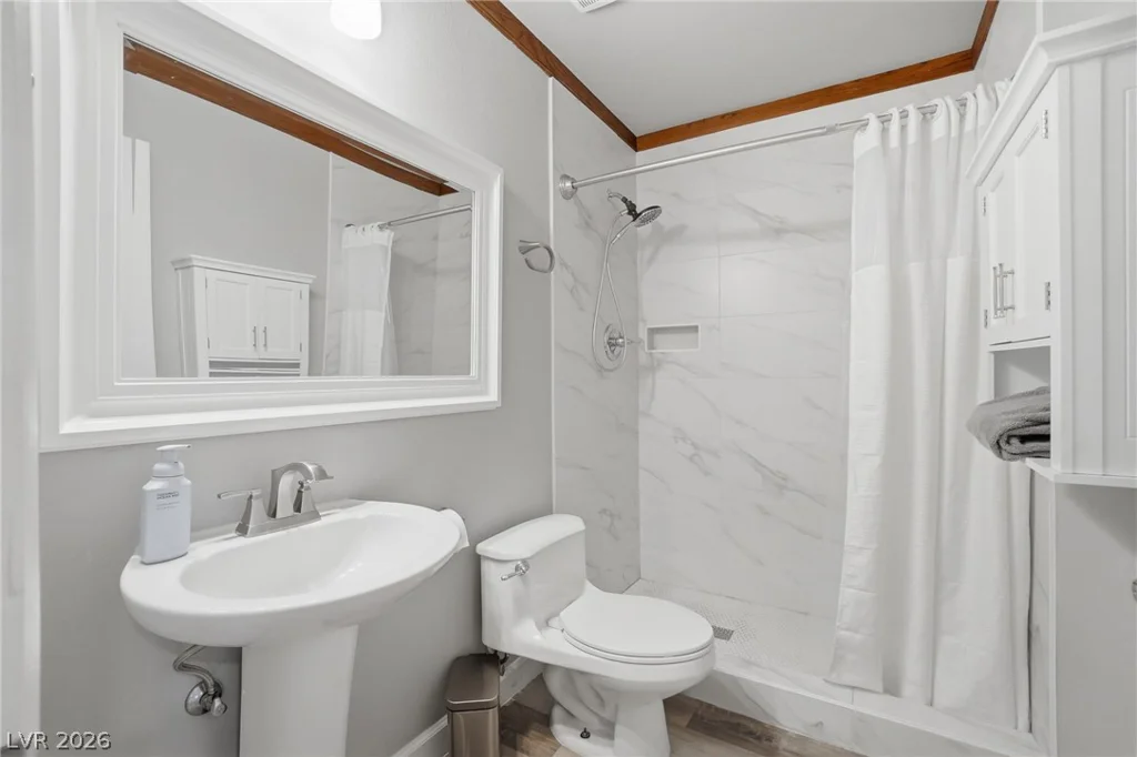 2395 Los Feliz, Las Vegas, NV 89156