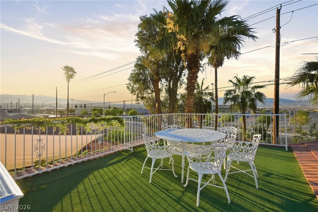 2395 Los Feliz, Las Vegas, NV 89156