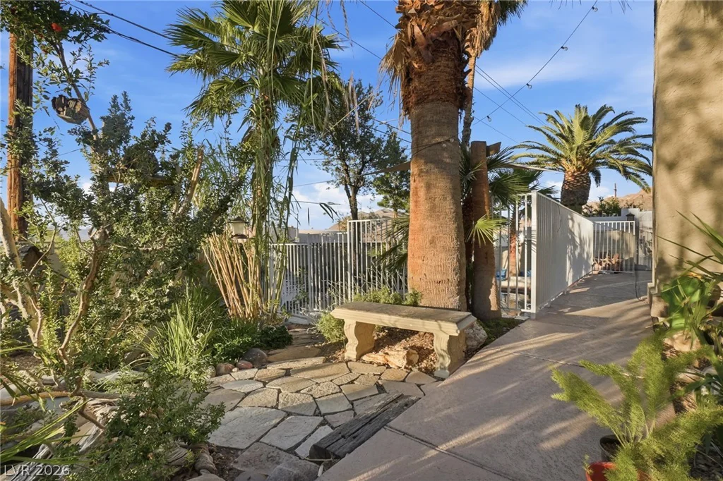 2395 Los Feliz, Las Vegas, NV 89156