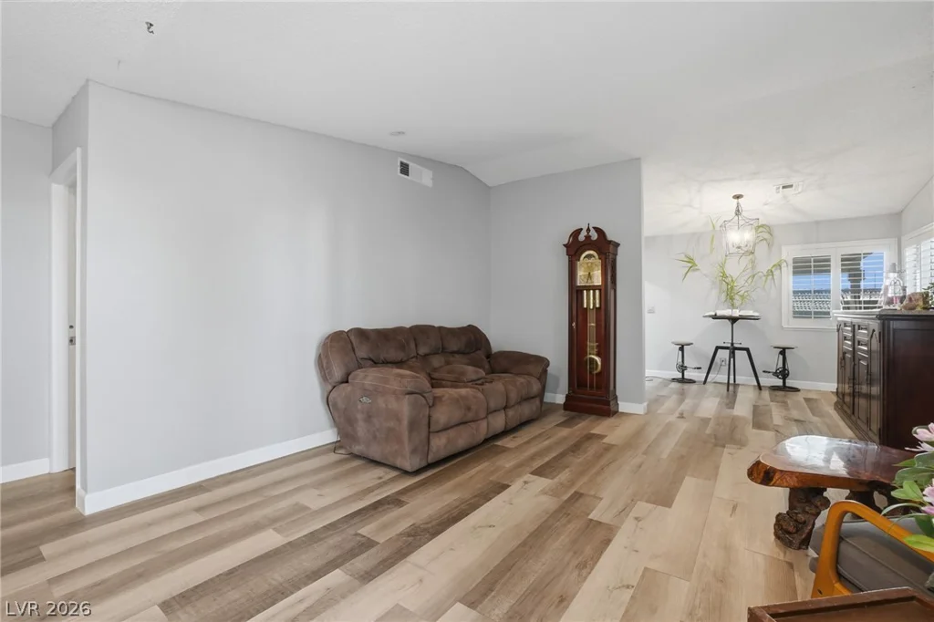 2395 Los Feliz, Las Vegas, NV 89156