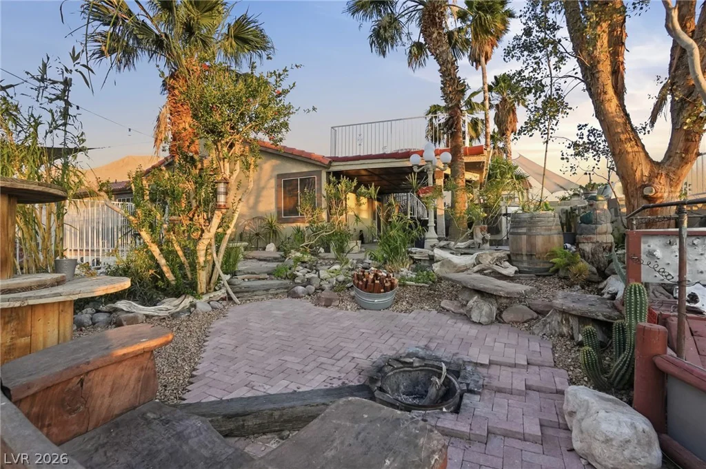 2395 Los Feliz, Las Vegas, NV 89156