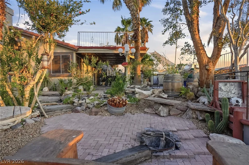 2395 Los Feliz, Las Vegas, NV 89156