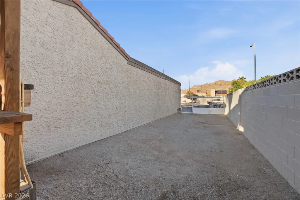 2395 Los Feliz, Las Vegas, NV 89156