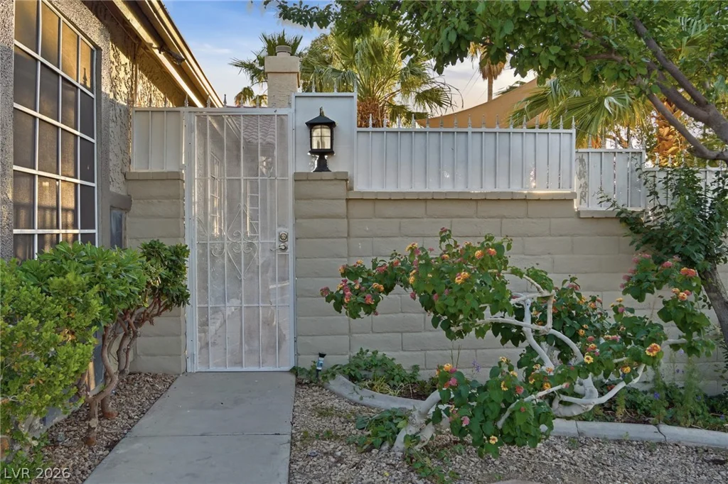 2395 Los Feliz, Las Vegas, NV 89156