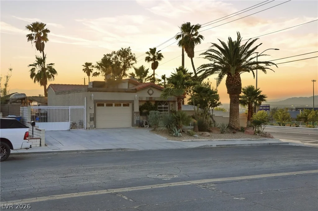 2395 Los Feliz, Las Vegas, NV 89156